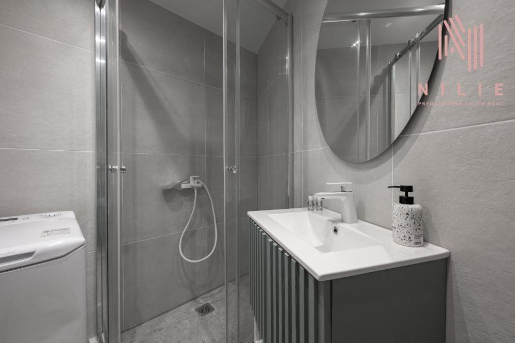 V1 Boutique Rooms, Nilie Hospitality Mgmt Салоники Экстерьер фото